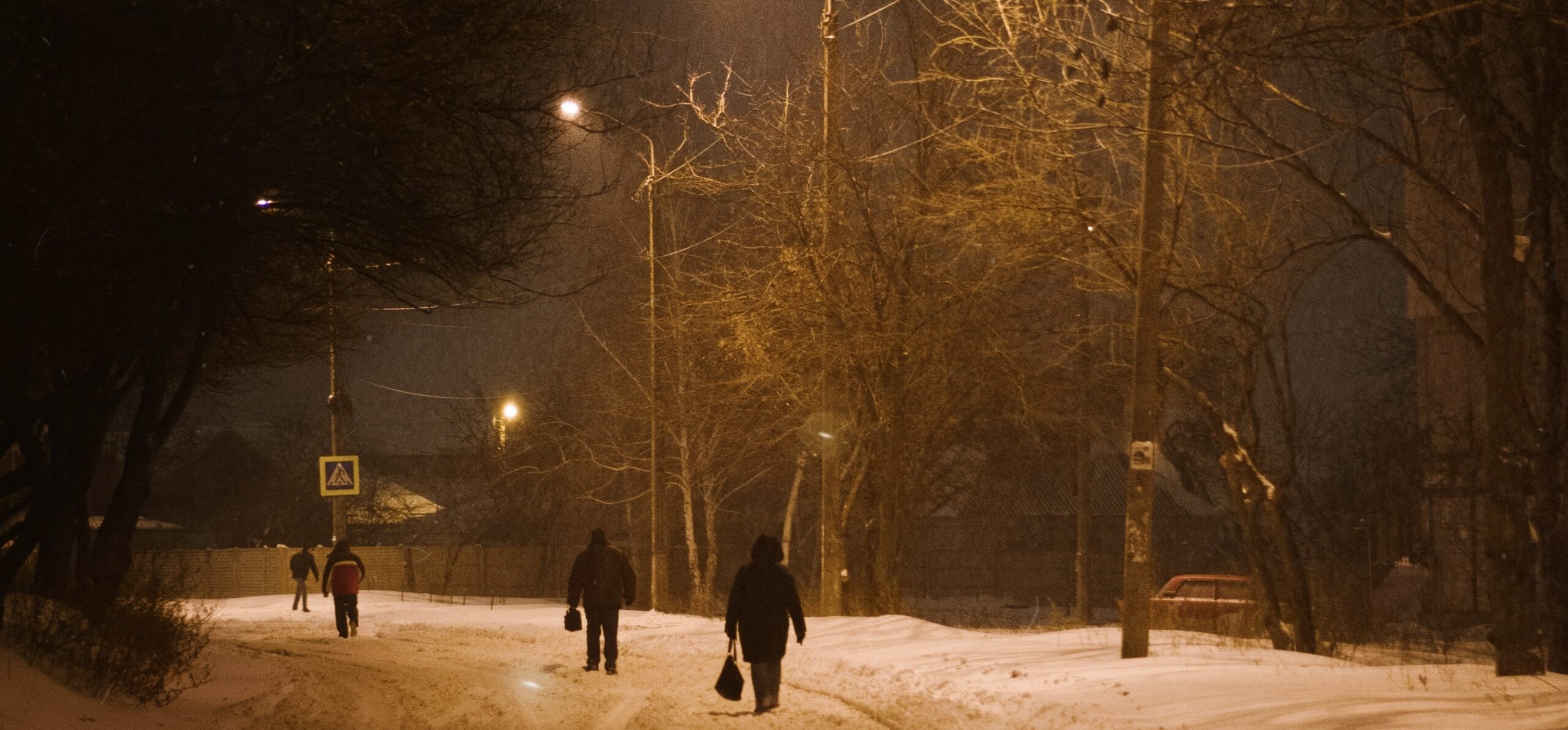Wie kann ich obdachlosen Menschen im Winter helfen?